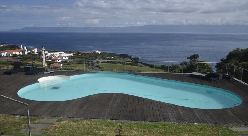 TriangleAzores tweet picture