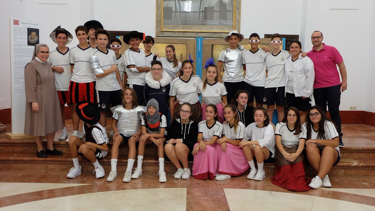 ACEcultura's tweet photo. Los alumnos del colegio de @NtraSraVictoria de #Antequera han estado esta semana en la #exposición '16 personajes que maravillan y... Miguel de #Cervantes'. 😊¡Gracias por la visita!    https://t.co/BllWchFmNr https://t.co/ReVQJwFXxH