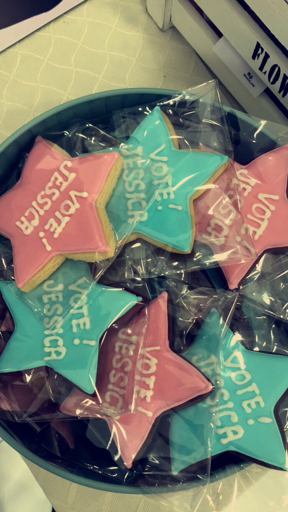JessicaR_AUM's tweet photo. Cookies await💜🍪 https://t.co/2BcbV8RiWa