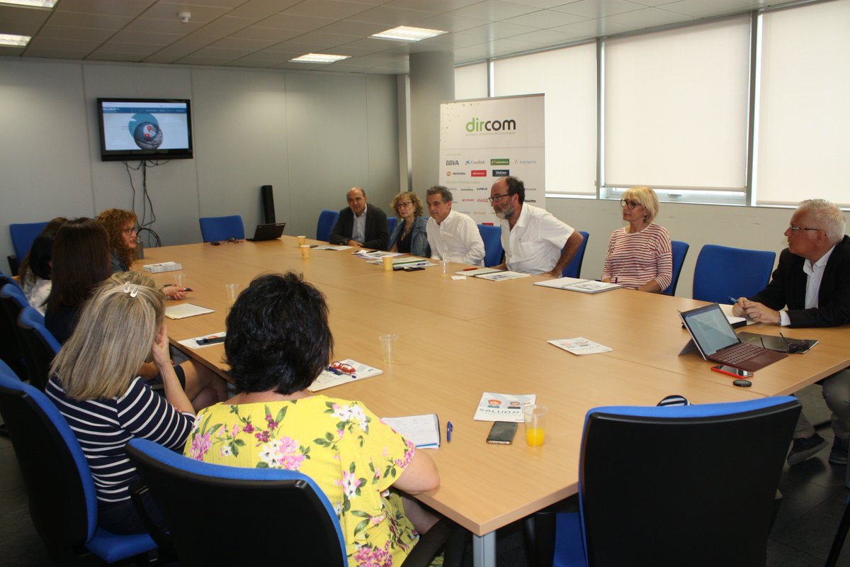 DircomARA's tweet photo. ¿Cómo contribuyen las #empresas a la #salud? ¿Qué acciones sirven para lograr empresas saludables? ¿Cómo hace la #comunicación de palanca para esos objetivos?
Reseña de nuestro #DesayunoDircom con Francisco J. Falo, director general de @SaludPublicaAra
https://t.co/AqOws3jH4N https://t.co/uPV5zuSJTi