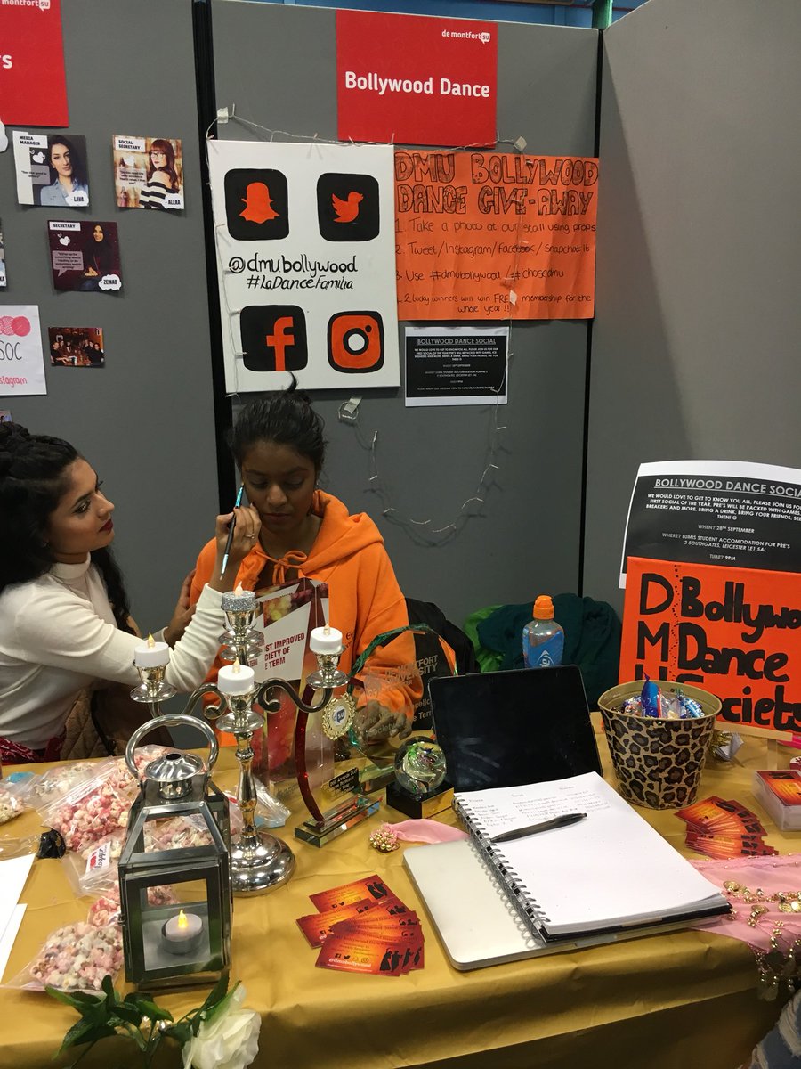 dmubollywood's tweet photo. Come see us at the Activities Fair and sign up for our society!!! We canβt wait to meet all of you!! ππ»ππ»#FreshFest18 #ProudtobeMore #DMUBollywood #LaDanceFamilia https://t.co/9pEXGkPqN1