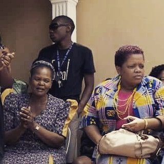 AndieyAndiey's tweet image. 27 Sept: oMama Bevangeli 💖 Mothers 💖 Prayers 💖 Teachings 💖 
All the women represented in these pictures are an extrapolation of the myriad of influences I've had on the woman I've become. Their sisterhood, prayers, teachings &amp;amp; love shaped who I am
#30Daysof30 #AndieysSheroes