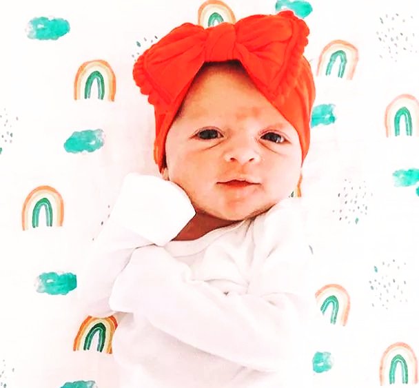 Potwells's tweet photo. Thank you Lulujo and @whitleybell1 for this gorgeous picture..
🌧 🌈 All the heart eyes for this little rainbow baby! Photo: @whitleybell1
#rainbow #rainbows #rainbowbaby #rainbowbabies #muslin #wrap https://t.co/Rbe4sn35cx