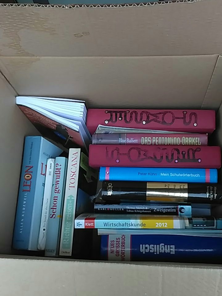 wildebuecher's tweet photo. Wilde Bücher in der Gutenbergstraße in Stuttgart Nähe Feuersee. #wildebuecher #wildebücher https://t.co/zRFz8wzpOe