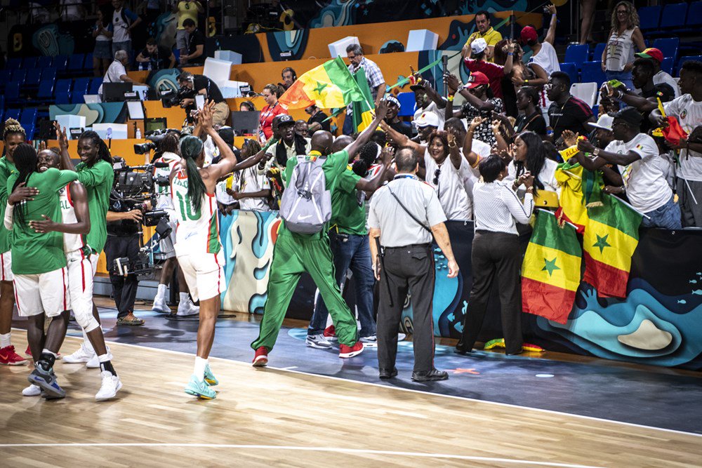 belle_fiba's tweet photo. MERCI AU SENEGAL POUR SA PERFORMANCE A LA COUPE DU MONDE FIBA 2018! TOUS LES FANS, TOUTE L'AFRIQUE VOUS DIT MERCI

THANK YOU SENEGAL FOR YOUR PERFORMANCE AT THE 2018 FIBAWWC! ALL FANS, ALL AFRICA SAYS YOU THANKS @Belle_FIBA @Basket_Senegal @BballNaija @Macky_Sall @basket_221 https://t.co/haMypTmG4B