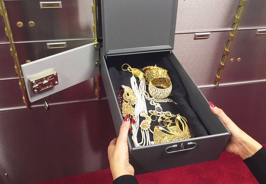 NewcastleVaults's tweet photo. You can rent a box with #newcastlevaults from £3 per week. Keep your valuables #safe and #secure.
0191 249 4789
https://t.co/5awRgHRXp9 https://t.co/WfctdRw2ya