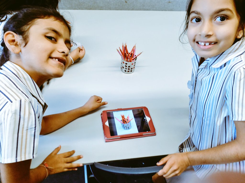 JeikaAustin's tweet photo. Getting a #taste of #howtoexpressourselves by #exploring #art #skills to demonstrate stds #knowledge of #scientificprinciples of #light
Students got #inspired by #famous #artists and used #camera on #ipads to #crop and #filter pictures using #ruleofthirds #photography #ibpyp https://t.co/ReY0N8giZD