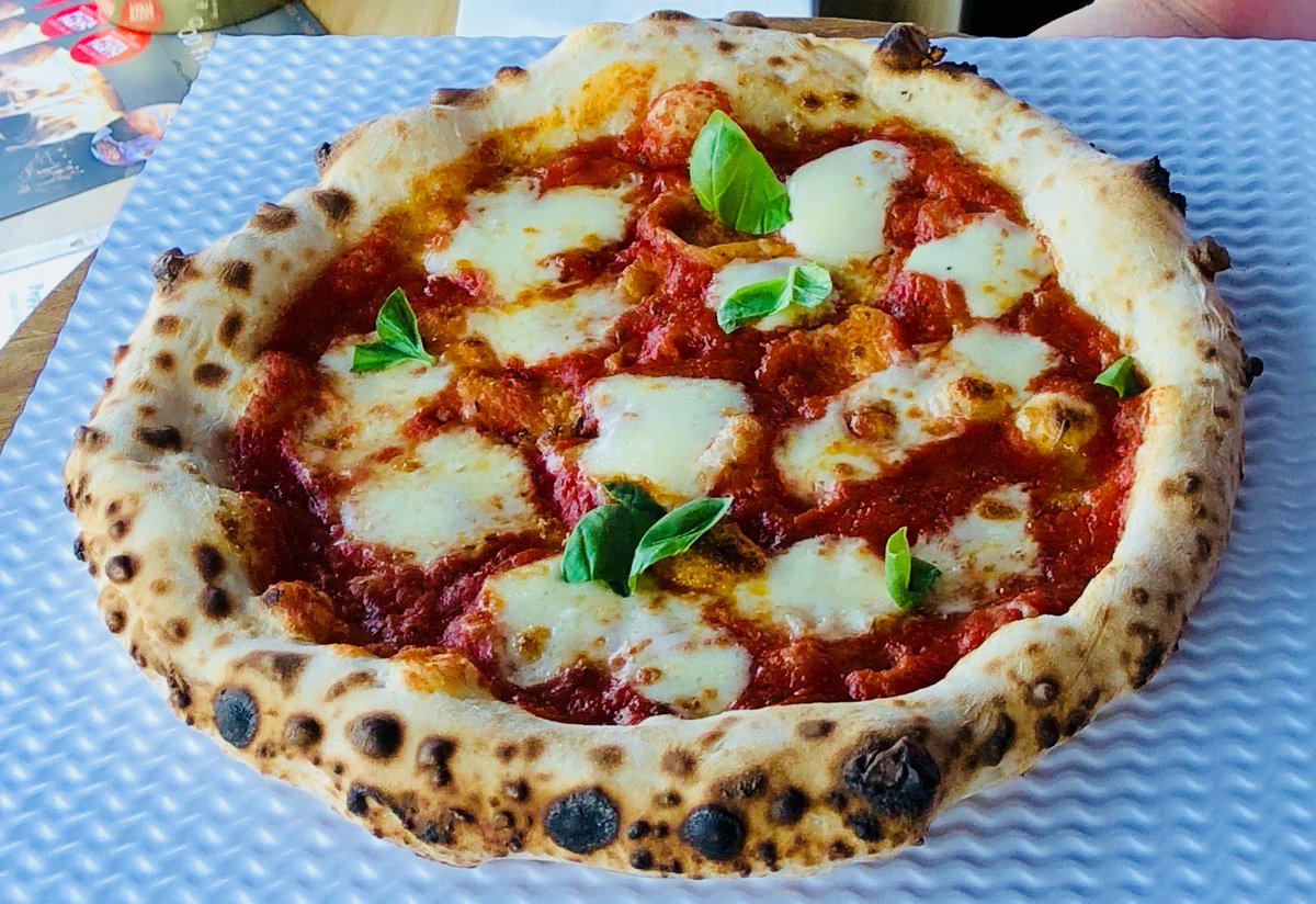phoenix_pizza's tweet photo. We will be serving delicious, hot from the oven, wood fired pizza tonight (Thursday 27 Sept) outside the Railway Tavern, Hungerford 5-8pm. Turn up or pre-order on 07990 872585. https://t.co/Acf6So6SwB