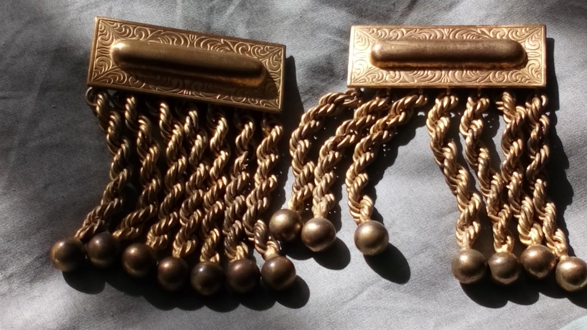 Wokingcpa's tweet photo. So called 'dangly things' from @TrenchExp Soon to be adorning the shoulders of 'The Kaiser' in #EthelSmyth #AFuriousLonging @hgwellscentre #Woking contact @wokingcpa 07955809327 https://t.co/gh41nz0Ktt