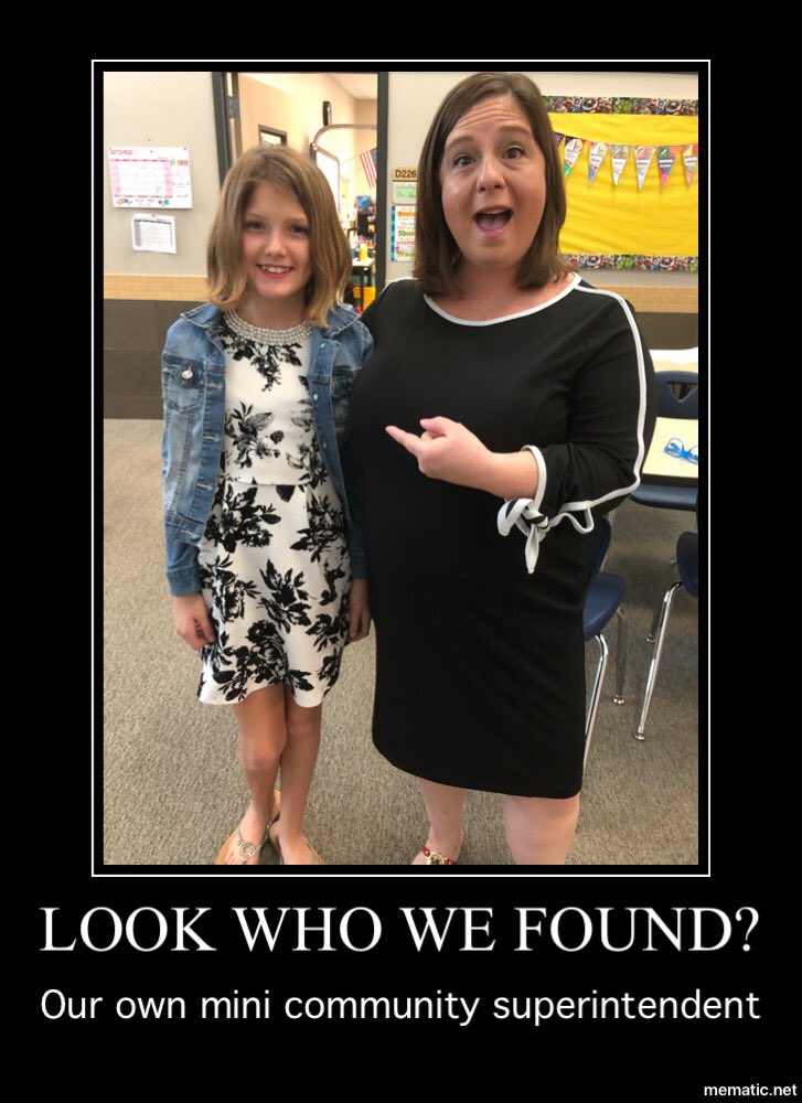 Picture day brings out the inner community superintendent in some students 😍<a href="/MeadowWoodSBISD/">Meadow Wood Elem.</a> #miniJP we ❤️our @SBISDCommunity