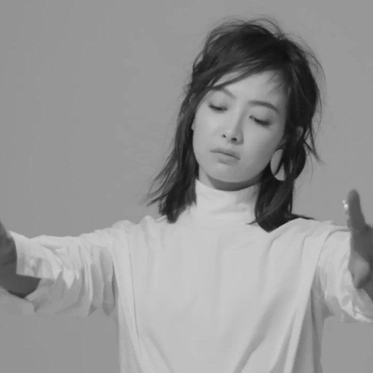 functionlq's tweet photo. — victoria ♡ https://t.co/mOHGOr90zw