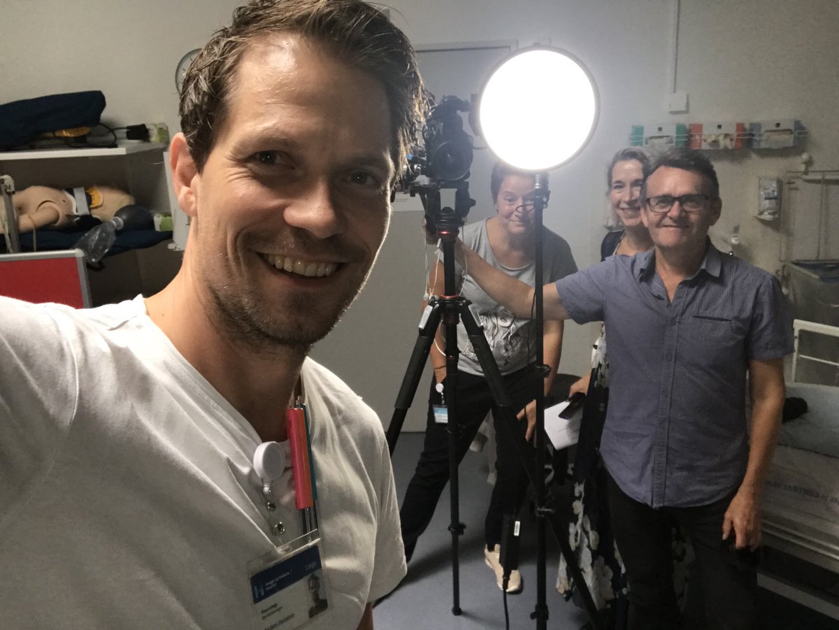 anders_hebert's tweet photo. Laver en film om samarbejde mellem læger og sygeplejersker med @HanneIdaAlsbirk. Minder mig om at vi stadig har et fantastisk job med fantastiske kolleger, selvom alt ikke er perfekt. https://t.co/tffOTKnbbl