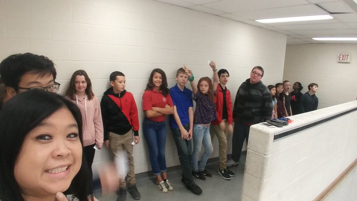 LearnwithMsLo's tweet photo. Looking sharp for photo day #class8A #photoday #selfie #queenmaryelementary https://t.co/sNDOQ4mhQy