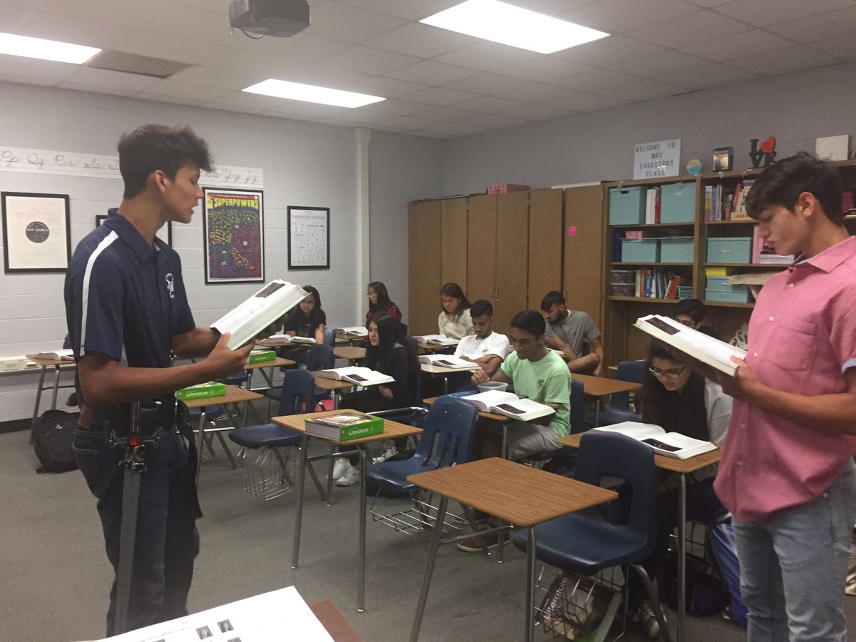 eagletonela's tweet photo. Staging Act I scene 7 of Macbeth with my creative seniors! @chrisvann16 @johann_fitch https://t.co/D20JwaHJS2