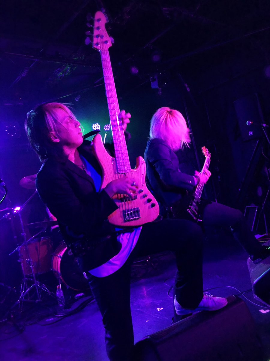 123xbass's tweet photo. ライブ無事に終わりましたm(__)m来てくださった方ありがとうございましたm(__)m
ライブに関してはもう反省しかありません( ;꒳; )またもやかっこ悪い( ;꒳; )はぁ( ;꒳; )その後のスケパンさんがヤバすぎて( ;꒳; )
ただただ悔しい( ;꒳; )
#スケパン #TRAFFICLINE #live https://t.co/1yBq5AsGrq