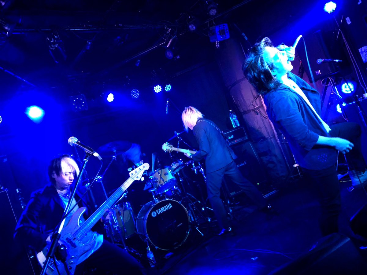 123xbass's tweet photo. ライブ無事に終わりましたm(__)m来てくださった方ありがとうございましたm(__)m
ライブに関してはもう反省しかありません( ;꒳; )またもやかっこ悪い( ;꒳; )はぁ( ;꒳; )その後のスケパンさんがヤバすぎて( ;꒳; )
ただただ悔しい( ;꒳; )
#スケパン #TRAFFICLINE #live https://t.co/1yBq5AsGrq