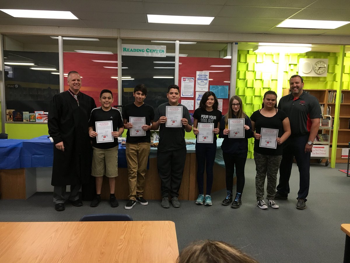 JDSmithDean's tweet photo. Thank you former student and Student Body President, Judge Weiss for swearing in this year’s JD Smith Student Council. @CeleseRayford @ClarkCountySch @reviewjournal @8NewsNow https://t.co/Ln7ZofKCPJ