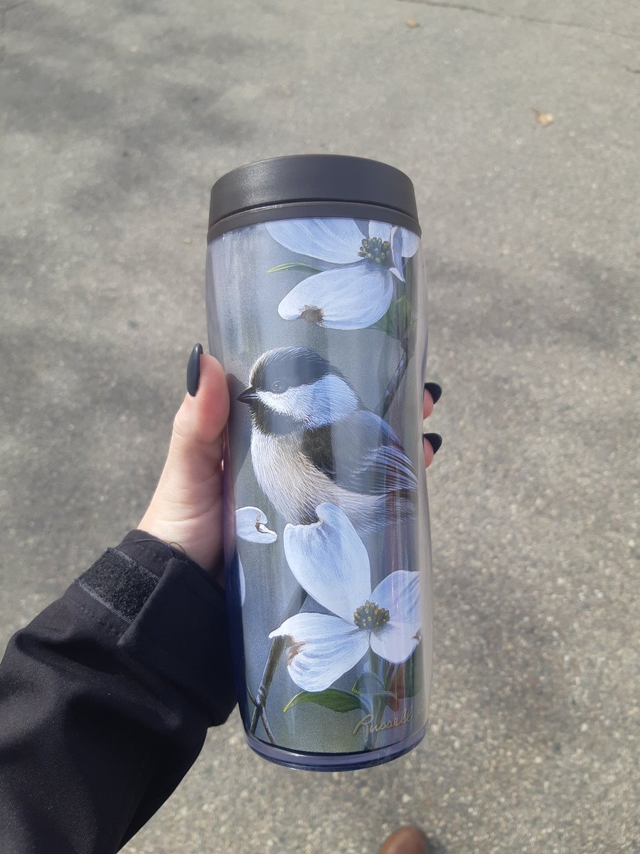 ShaynaHamilton4's tweet photo. Coffee tastes better with #birds right? https://t.co/wcHplkp6BR