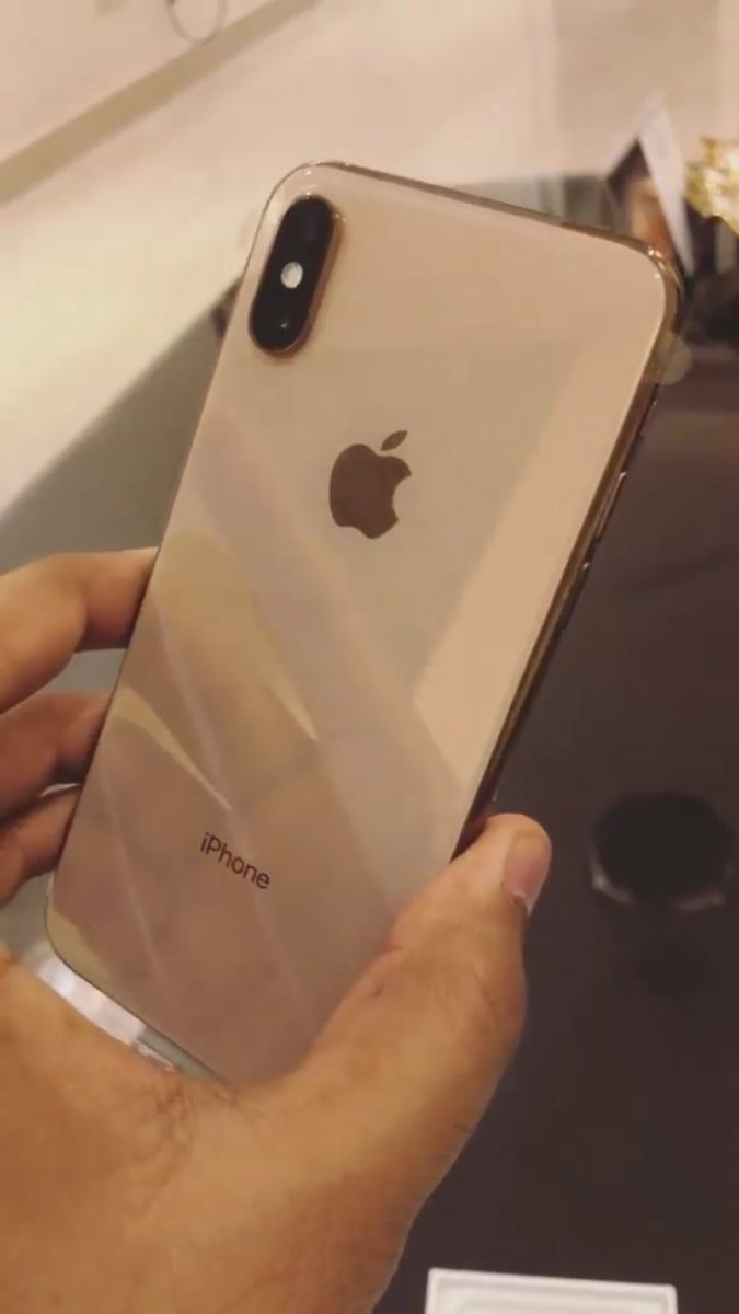 sayyadnoor72's tweet photo. @iamsrk @Apple @iamsrk ❤ @GuruOfficial Sir Ka New Phone 
#iPhoneXSMax 
#ShotOniPhoneXSMax https://t.co/a29utp4plH