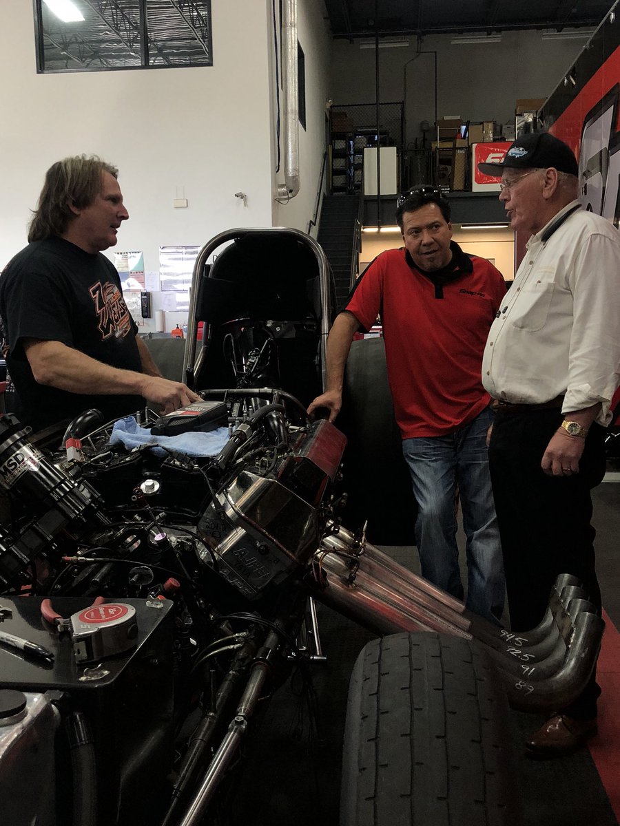 CruzPedregon's tweet image. You know something is about to go down when @Bloomquist_0 and Randy Sweet stop by the shop 🧐