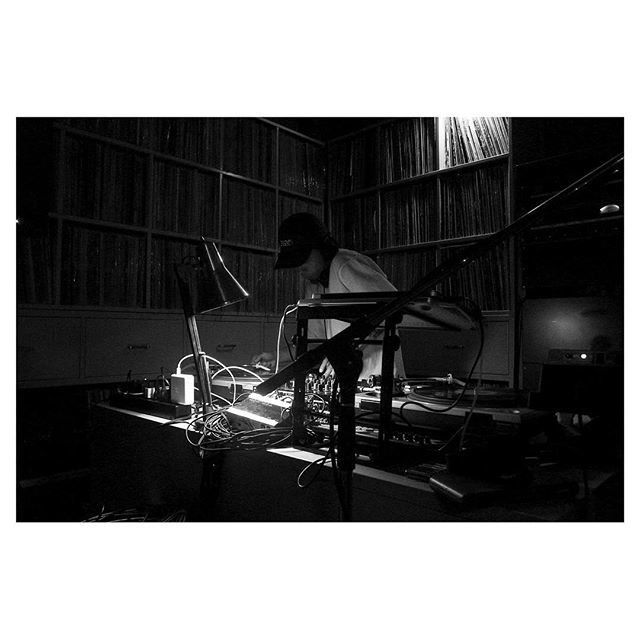 koheisax_melraw's tweet photo. 秋のMOSSGREEN特集。
・
#MOSSGREEN #ALLGREENLABEL #MELRAW #tour #dj #monochrome #monochromephotography #kohei_photo #bw https://t.co/IkvZqc1krp https://t.co/1uLFH6KvwH