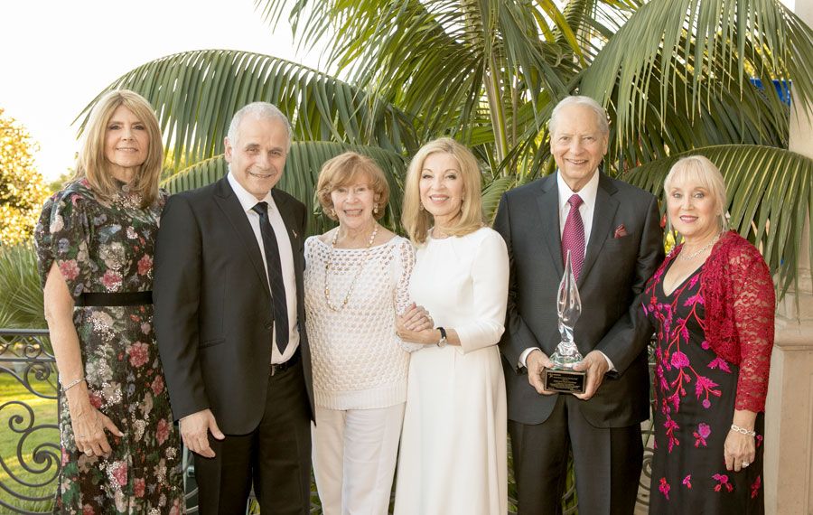 AmFriendsHU's tweet photo. Movers & Shakers: Bel Air Affaire https://t.co/IZYGPVjf6S #baa2018 https://t.co/svMEVCPB5t