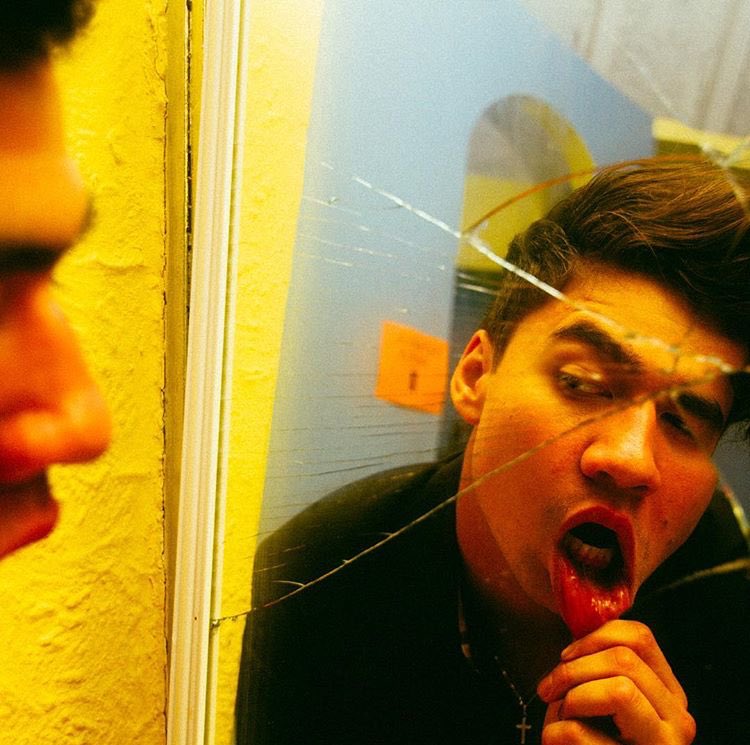 CalumPR_'s tweet image. Golden boy (tomadas del Instagram de Calum).