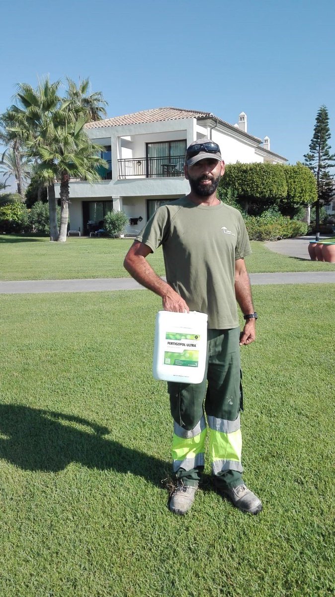 DeSangosseIB's tweet photo. Seguimos amando la #agricultura🥰
Esta vez nos hemos adueñado de este campo de golf para dejarlo bien precioso, nutrirlo y alimentarlo con nuestros productos de #nutricion 🌱
#megagreen
#cigofolsr
#fertigofolultra
¿Quieres saber mas? Visita nuestra web 👇
https://t.co/J0nHRep5oa https://t.co/VvoUD54l8N