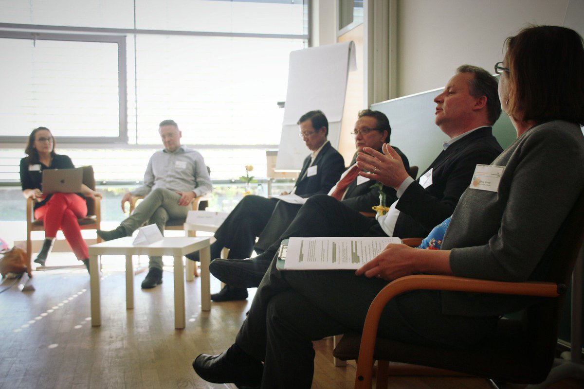 Our guests discussed the influence of transnationalization on cross-border journalism, and vice versa. Carola Richter (Free University of Berlin) said that the political structures should be emphasized in discussing cross-border journalism. #journalismacrossborders