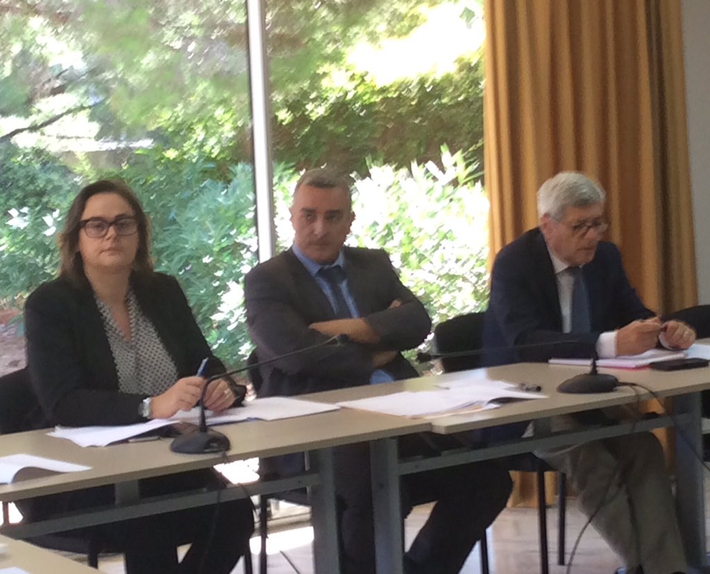 Prefet2B's tweet image. #CLAV Installation du comité local d'aide aux victimes co-présidé par Hervé Doutez, Directeur de cabinet de @Prefet2B et Caroline Tharot, Procureure de la République ➡️gouvernement.fr/guide-victimes…