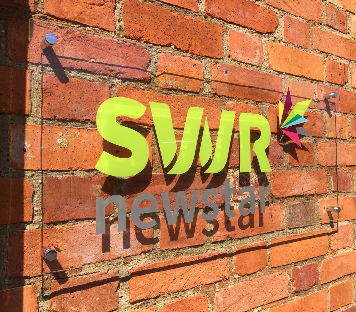 MintSigns's tweet image. #lasercut printed #acrylic signs are a cost effective solution for a high end quality finish. Need to update or renew your signage? Get in touch to find out how Team Mint can help bring your brand to life.
#signupdate #perspex #bringyourbrandtolife #qualitysigns #signrefresh