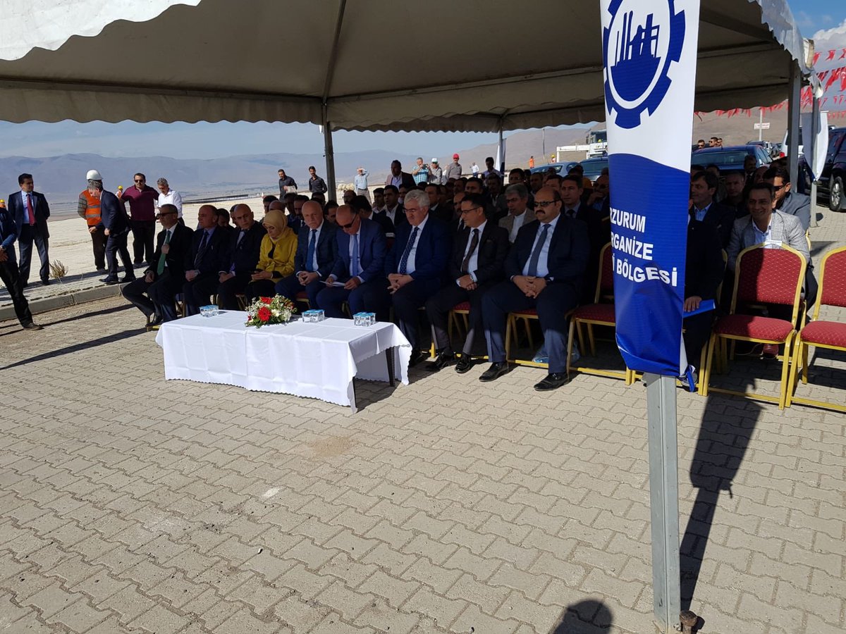 Bugün şehrimize kalkınma ivmesi kazandıracak  2.  Organize Sanayi Bölgesi'nin temel atma törenini gerçekleştirdik ve ardından Özel Erzurum OSB Bilim Teknik Mesleki ve Teknik Anadolu Lisesi'ni hizmete açtık.