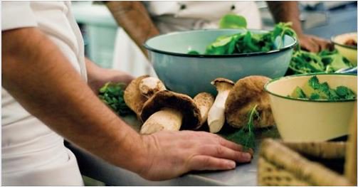 The culinary world is turning its knives on the issue of food waste. Come with us to Cape Town, where an exciting new dining experience upcycles in delicious style. #TasteOfBelmond

belmond.com/ideas/articles…