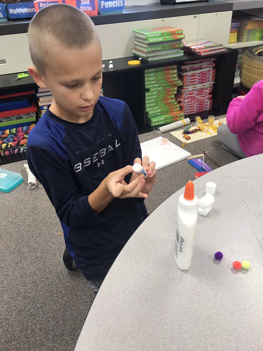 MrsRead_baec's tweet photo. @PghKids we are working hard to get our balloons popped! #Mattsmakerchallenge #thirdgraderocks #OurNextBest https://t.co/Py7NKlMtmU