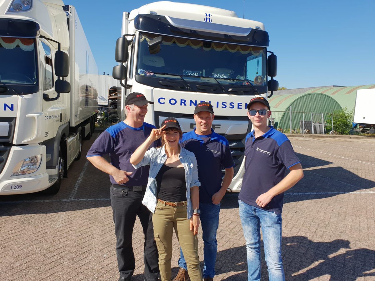 RoosNancy1's tweet photo. @EWCT2018 Vandaag een succesvolle dry run #Tilburg met #Cornelissen Transport en #Dynniq technologie. 3 vrachtwagens gekoppeld met ACC zijn 3 IVRI’s seamless gepasseerd. Mooi stukje technologie #ImFlow #Talking Traffic #KPN #GreenFlow #simacan #app2track https://t.co/H5m7GKbKyo