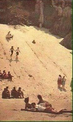 jsanchezcristo's tweet photo. De qué entrañable lugar de Colombia son estas imagenes? De dónde era esa playa clara?...Cuál era ese único hotel de la época? https://t.co/WvwrtV7lzJ
