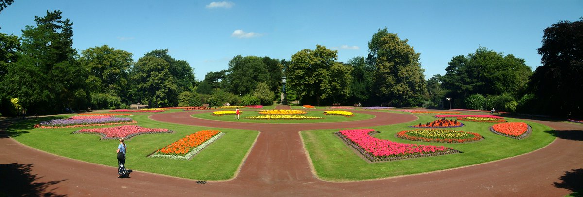 WolvesCouncil's tweet photo. VOTE NOW! 🙌There's still time to vote for your favourite #Wolverhampton Park for us to be in with a chance of winning the #PeoplesChoiceAward. If West Park is your favourite simply click the vote button by visiting: https://t.co/aRncZAIedW #WestPark #LoveWolvesParks 💚 https://t.co/Wop67VhuAT