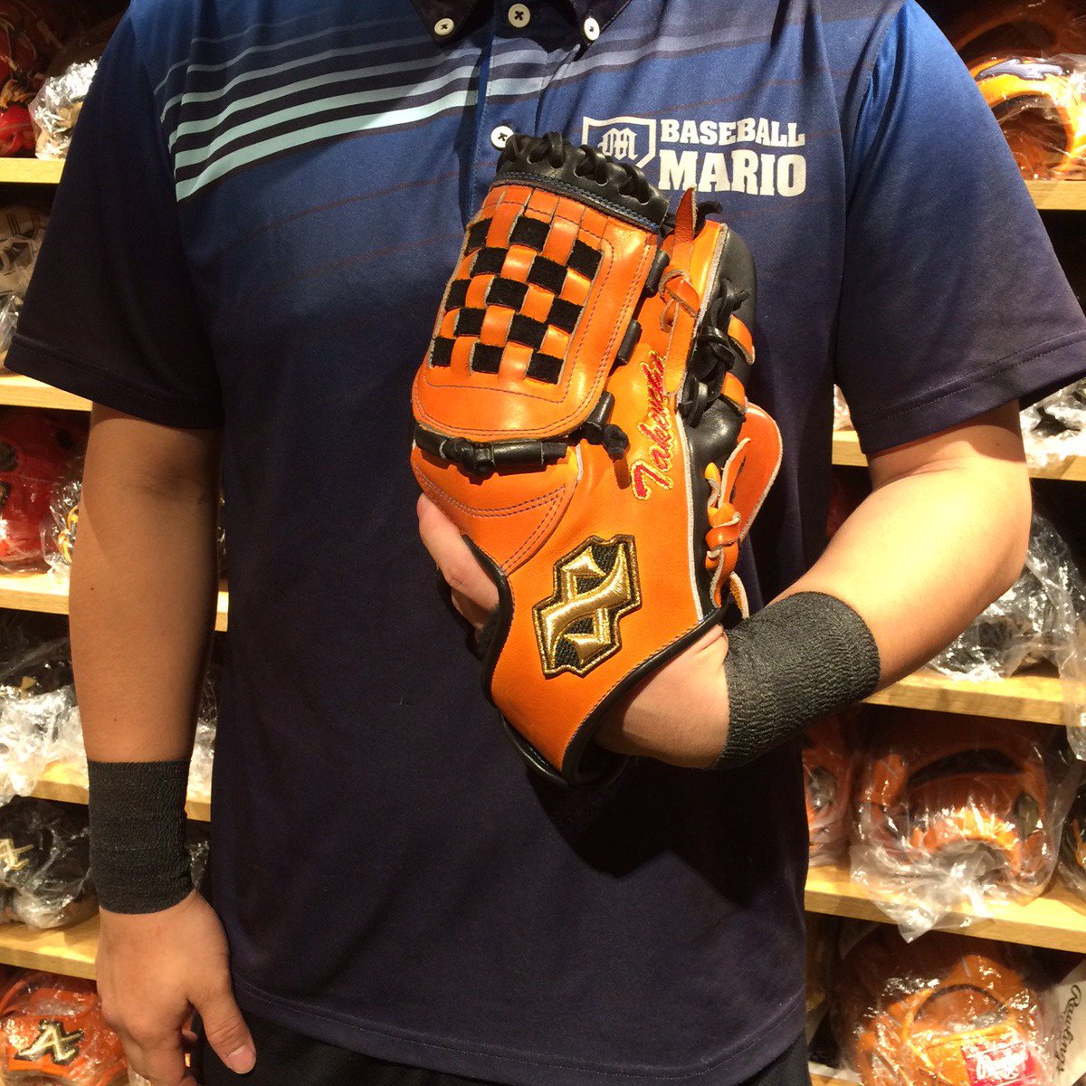 ベースボールマリオ下北沢 グラブブルペン パワーフレックステーピングテープ 入荷しました プロ野球 Mlb選手が手首に巻いてるアレです テープ同士がくっつくためベタつき無し サポーターとしての性能だけでなく見た目も抜群です O T Co