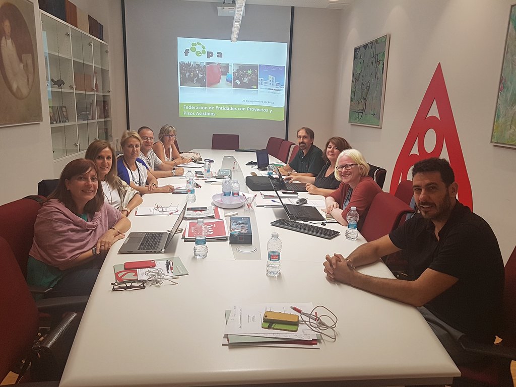 FundacionOzanam's tweet photo. La @FundacionOzanam acoge la reunión de equipo @fepa_18 para reflexionar sobre los servicios y apoyo a jóvenes extutelados. https://t.co/2R4WMbT08f