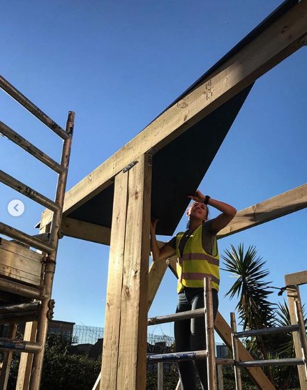 Studioberman's tweet photo. Yippee look at this cracking structure going up #PhoenixSchool #playgroundbuild #timberframe structure @MattFionaBUILD retweet of insta images. Very much hoping I get over later today if I can, great hands-on #education BUILD works. Splendid Fi MacDonald, Matt Springett+ team https://t.co/ozo27zKtkB