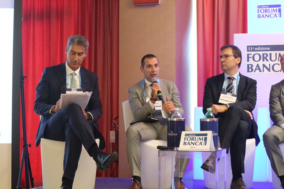 forumbanca's tweet photo. “Da un lato è importante avere una buona padronanza della tecnologia, da un lato è importante anche fornire anche gli strumenti corretti, quindi è anche una questione di strumenti. Importantissimo è anche il ruolo delle Startup”. Dario Buzzi CEO @GCI_IT #ForumBanca 2018 https://t.co/4YzPb4HArk