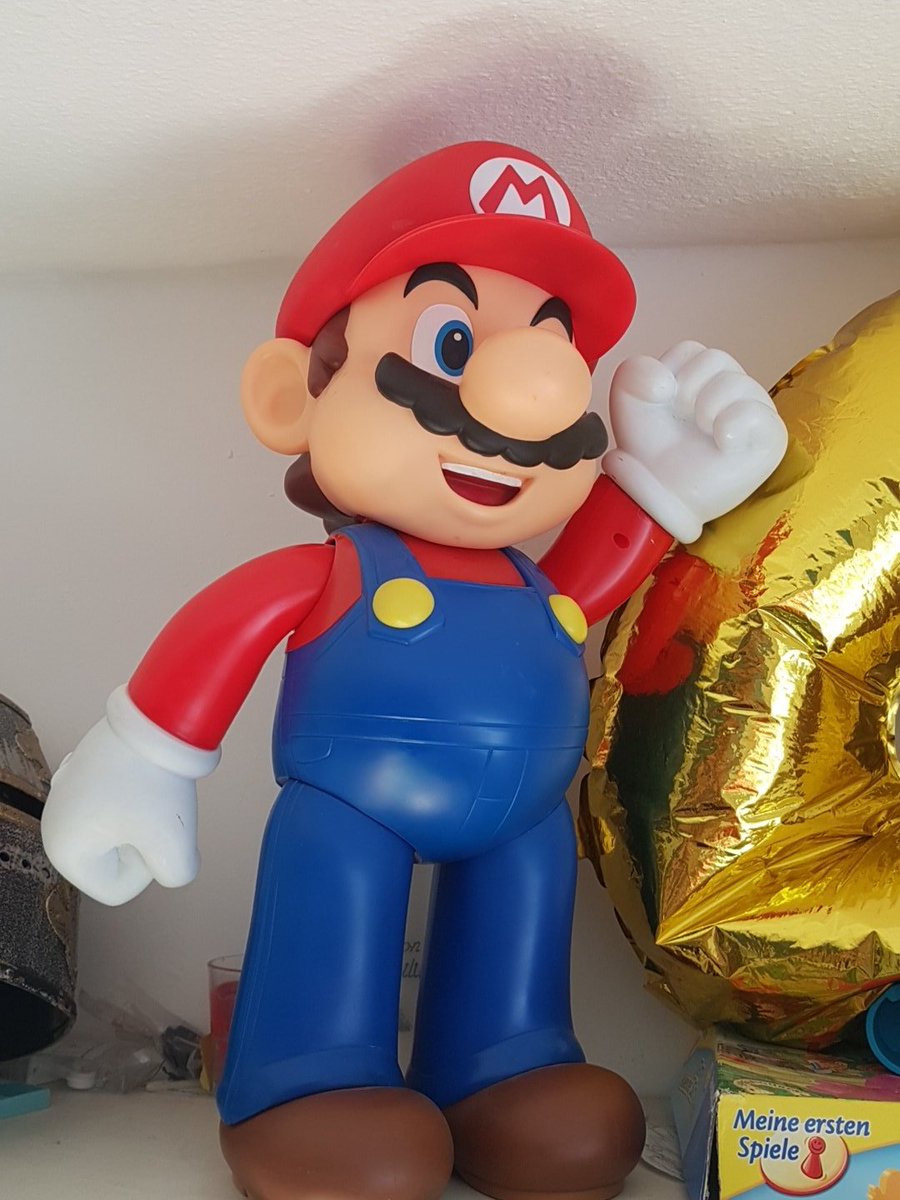 MailerDaniel's tweet photo. @NintendoDE #SuperMarioPartyGewinnspiel mit Mario! Schon ein Held seid der SNES und deshalb wird erst mal mit ihm gezockt. https://t.co/H4NNnYU3jq