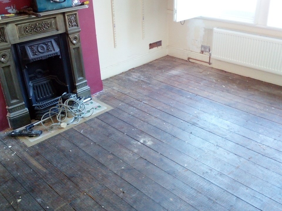 dubplayer's tweet photo. Just started beautiful old wood floor in #crouchend #floorsanding #london https://t.co/04xdEj3nsJ