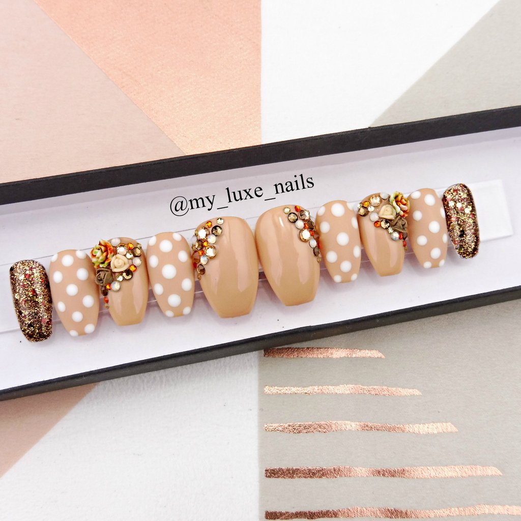 MyLuxeOccasion's tweet photo. Glam Fall/Autumn Nails with Glass Crystals and 3D Flowers.
https://t.co/WEhYWJkMj9
Free shipping is available!
#fallnails #autumnnails #nudenails #3dflowers #glitternails #polkadotnails #ipswichnails #pressonnails #glueonnails #etsyseller #etsyshop #nailart #fall #myluxenails https://t.co/6z6MPni2P3