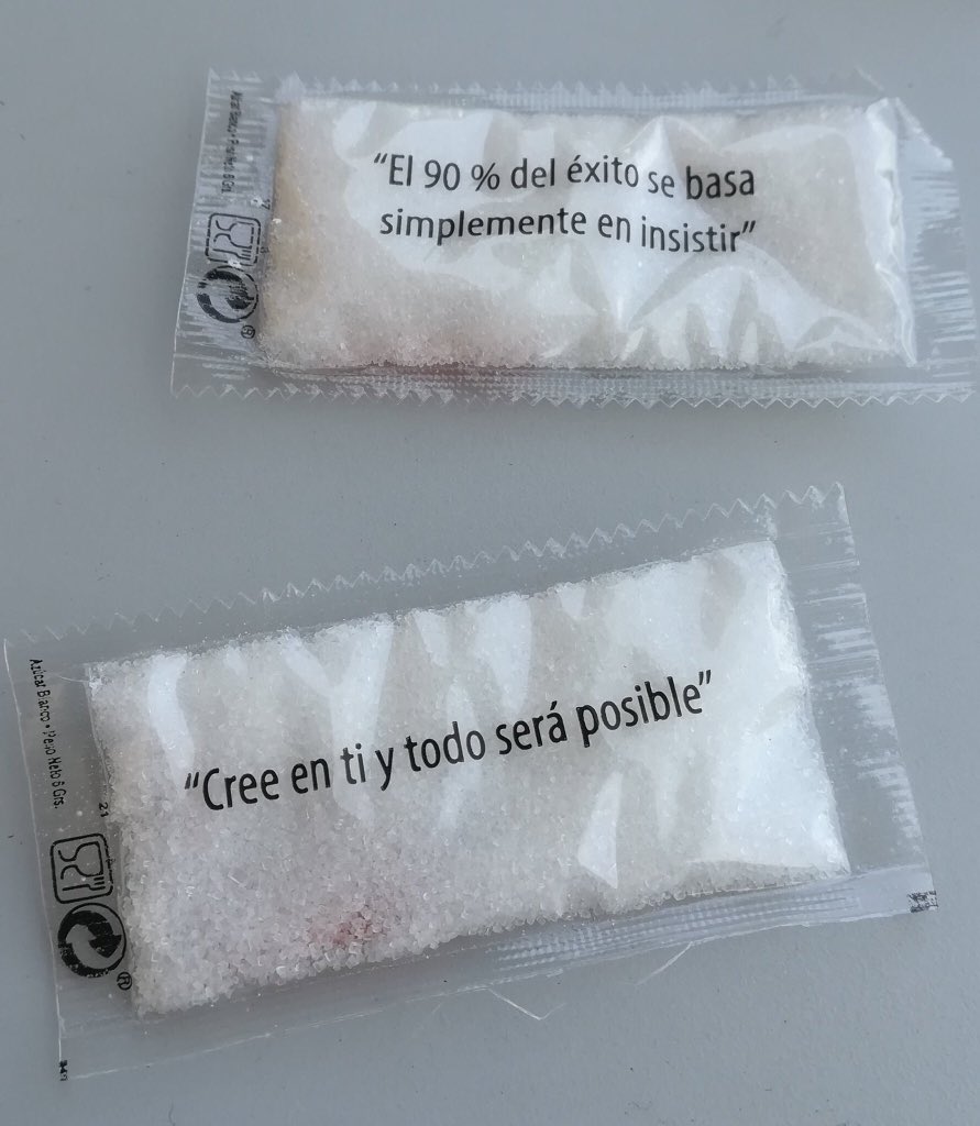 Hay días que todo lo que necesitas aprender está en tu café.. o junto a él!!☕️ #café #creeenti