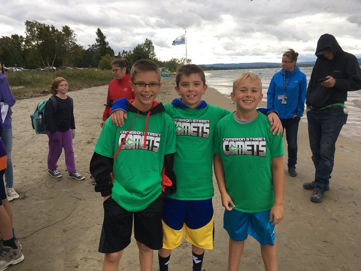 CameronStPS's tweet photo. A fantastic run and Cameron spirit yesterday by our Cross Country Team in Wasaga Beach! #camsports #camspirit #teamwork #worsleyrun @SCDSB_Schools https://t.co/gr6ppaPijK
