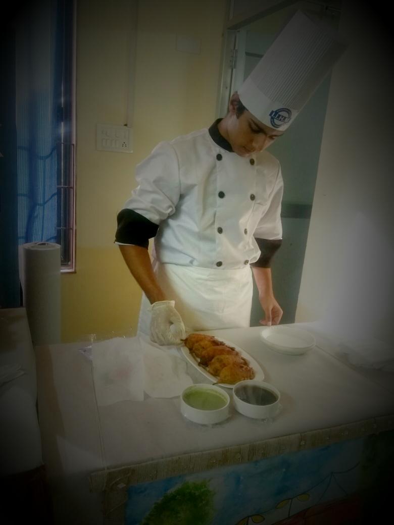 usuallyPREET's tweet photo. #minifoodfest
#iihmjaipur #iihm
#WorldTourismDay2018 
@IIHMHOTELSCHOOL @subornobose @Debasis53995128 @AADirIIHMDELHI @ajitfnb @kk13713 @chefrathoreiihm  @mohitiihmjaipur  @Abhishe67100142 https://t.co/1o07MzfdZY