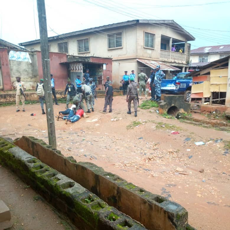 davido's tweet photo. Security agents harassing PDP voters https://t.co/2l8t4X95Ht