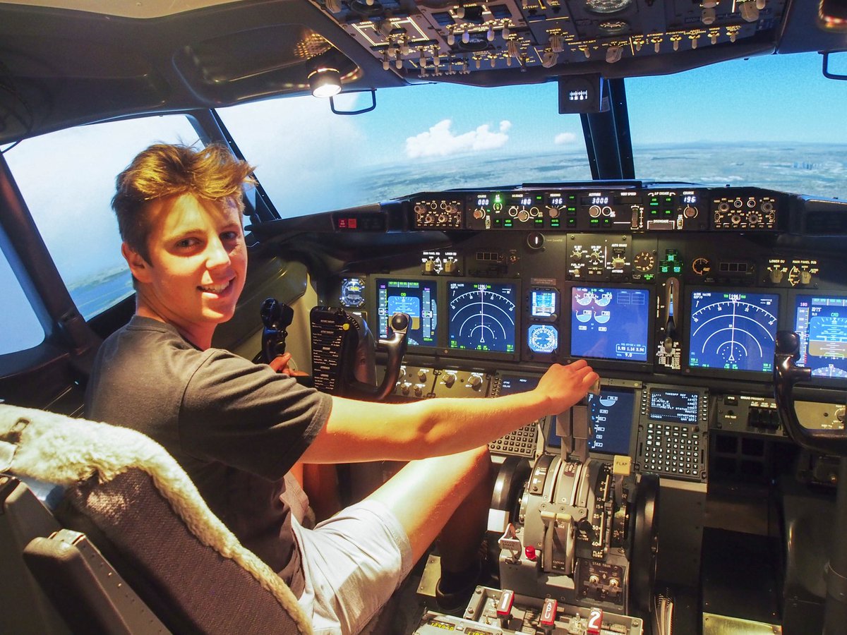 DavSilk's tweet photo. @usqedu Aviation ✈️ Two Day Experience. 25 students from 18 schools from as far as Rockhampton and Roma visited #USQSpringfield #usqbecomemore @griffo021 @springfieldQLD https://t.co/3NaKQGB2st