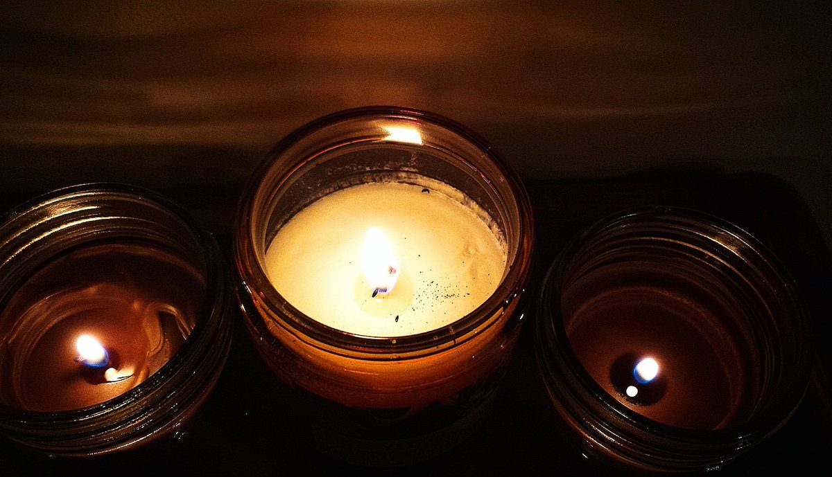 ShortandSquishy's tweet photo. #candlelight #scentedcandle #chocolatechipcookie #candles #cozy #photography https://t.co/wIJKRT4XXs